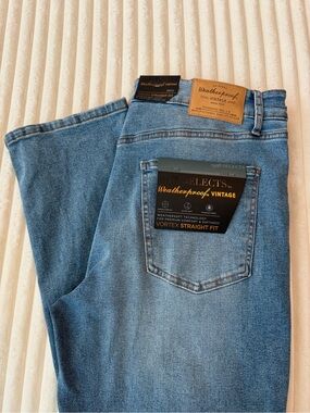 NWT Weatherproof Vintage Men's Light Blue Vortex Straight Fit Jeans. 38x32